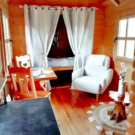Pensjonat Le Pressoir De Gisay